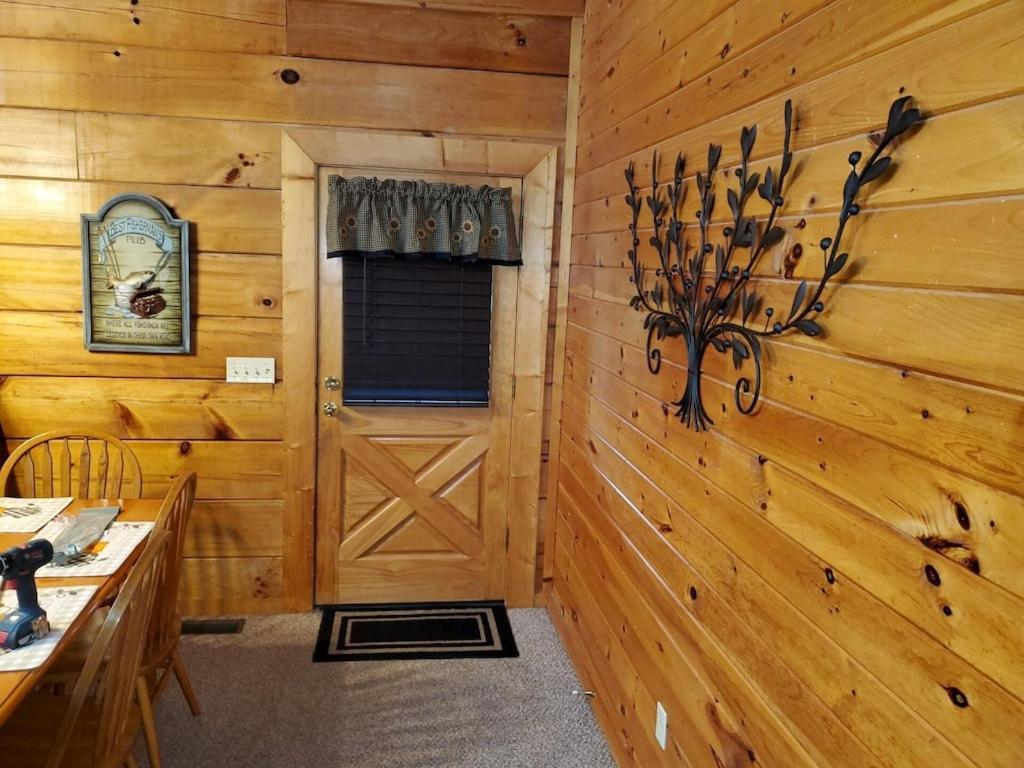 Story Brook: Beautiful True Log Cabin! Close To Dollywood, State Park, And More! 塞维尔维尔 外观 照片