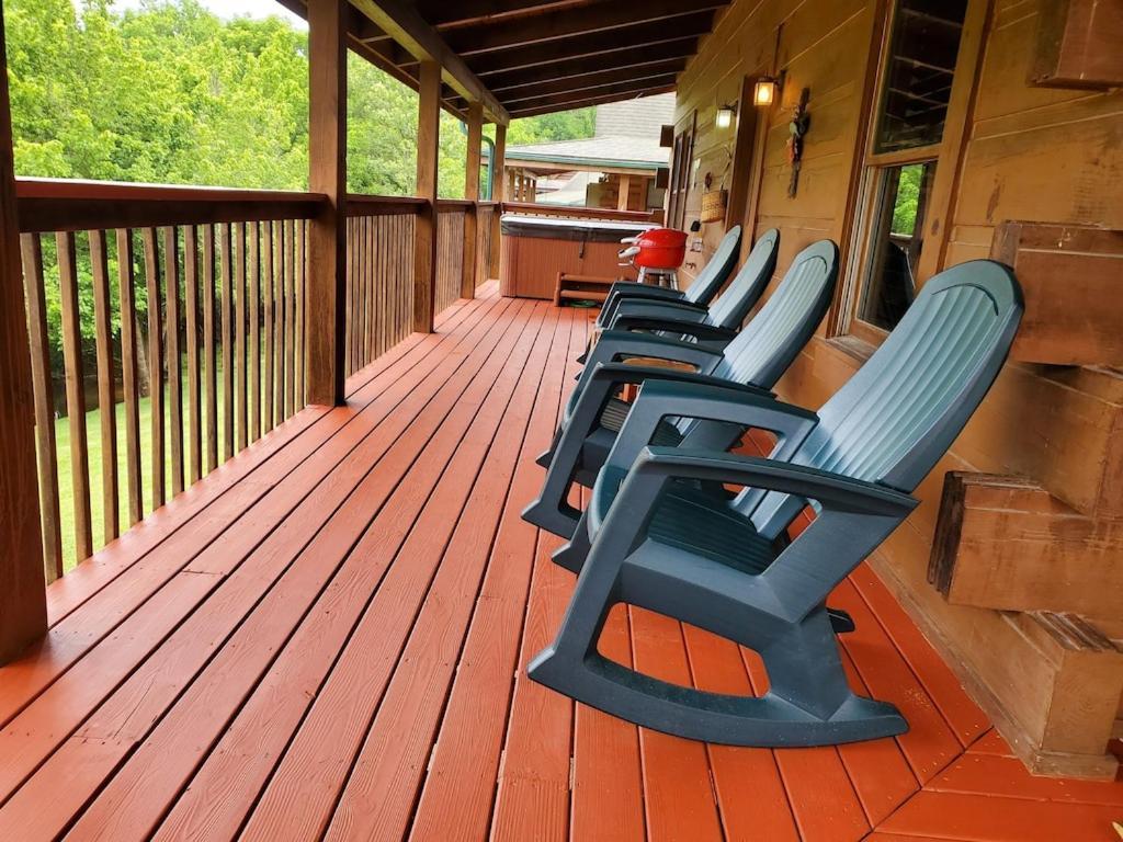 Story Brook: Beautiful True Log Cabin! Close To Dollywood, State Park, And More! 塞维尔维尔 外观 照片