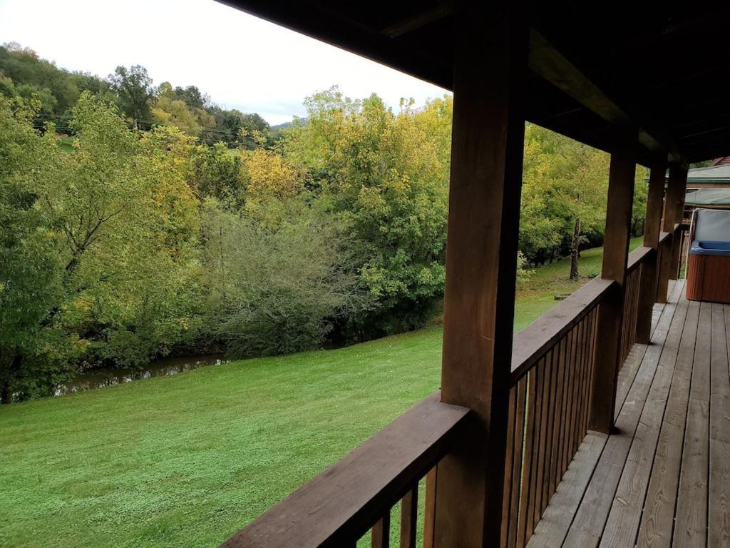 Story Brook: Beautiful True Log Cabin! Close To Dollywood, State Park, And More! 塞维尔维尔 外观 照片