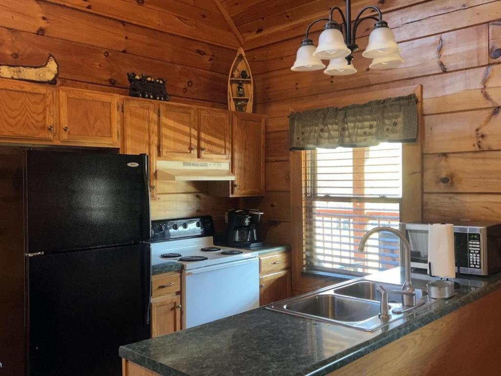 Story Brook: Beautiful True Log Cabin! Close To Dollywood, State Park, And More! 塞维尔维尔 外观 照片
