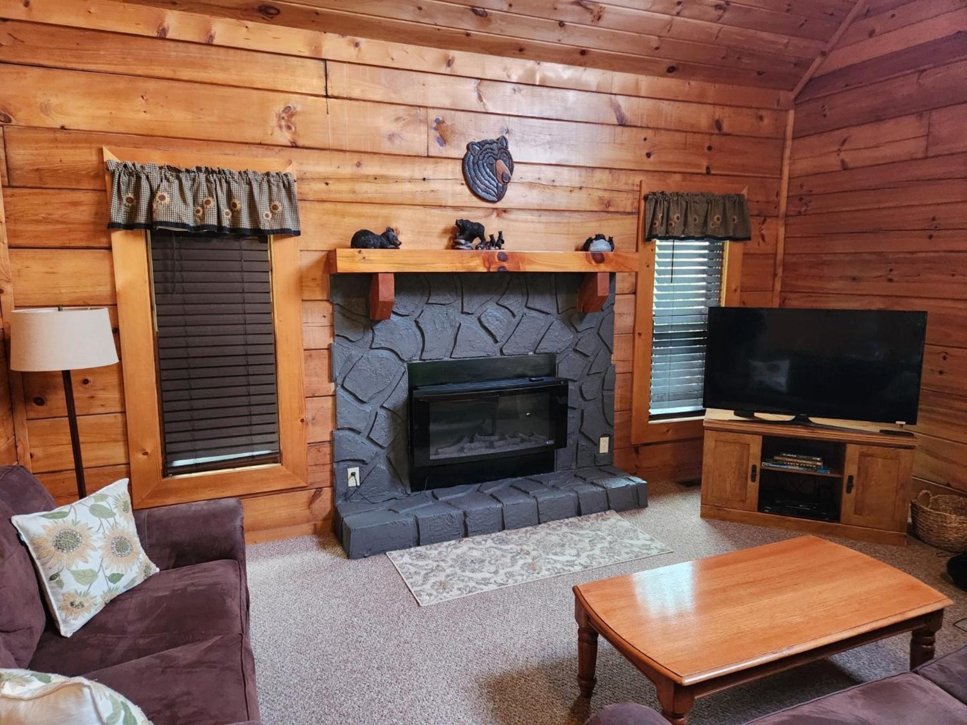 Story Brook: Beautiful True Log Cabin! Close To Dollywood, State Park, And More! 塞维尔维尔 外观 照片